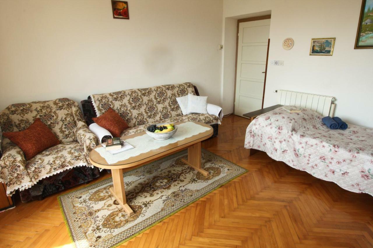 Apartment Persich Pula Extérieur photo