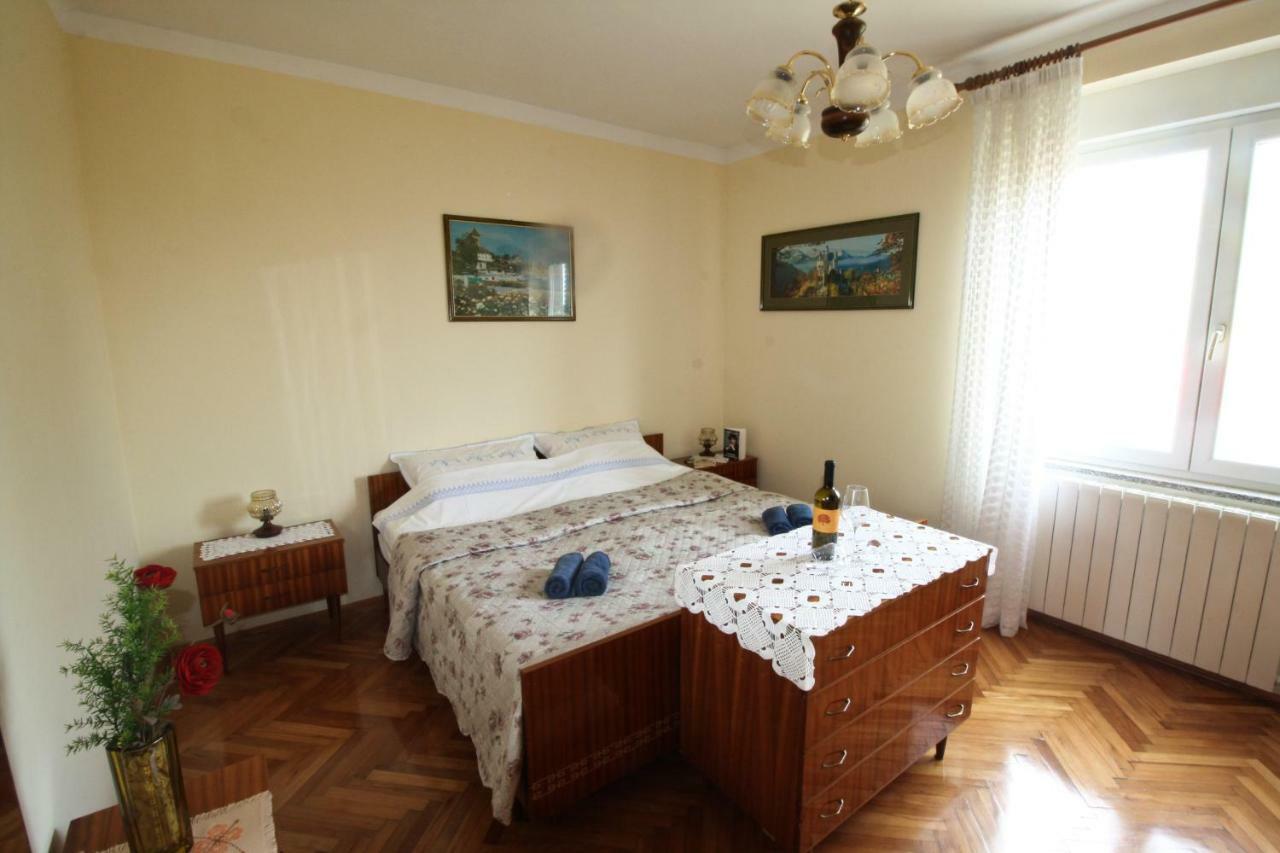 Apartment Persich Pula Extérieur photo