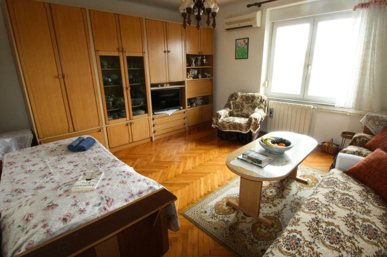 Apartment Persich Pula Extérieur photo